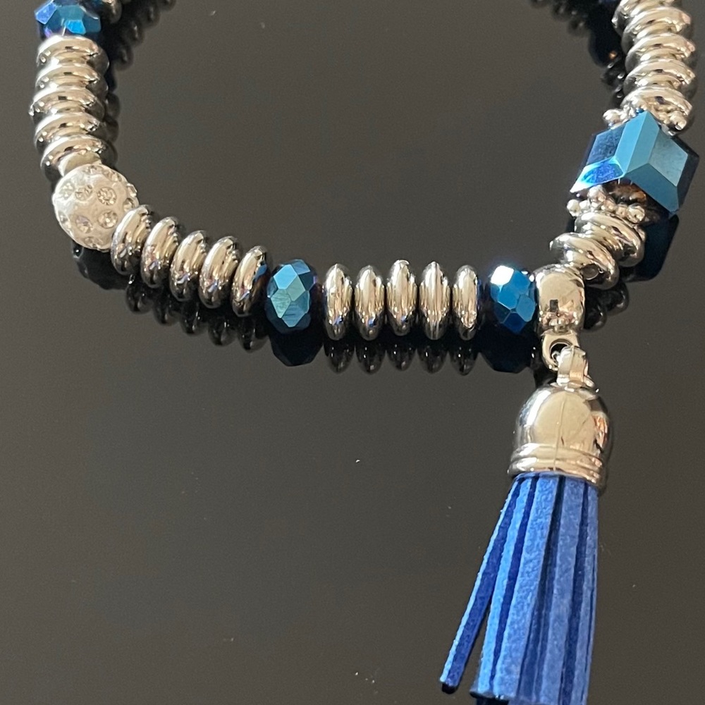 Nopinchy Leather Tassel No Pinch Bracelet - Picture 2 of 2